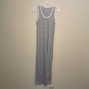 🤩Simple Black and White Striped Long Dress - sz M